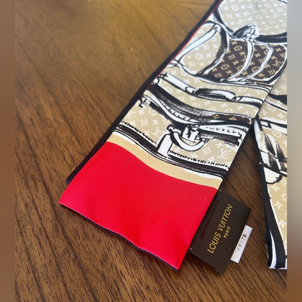 Louis Vuitton Monogram Twilly - Picture 3 of 7